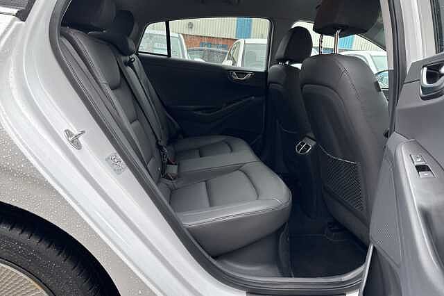 Hyundai IONIQ 1.6 GDi Hybrid Premium SE 5dr DCT White