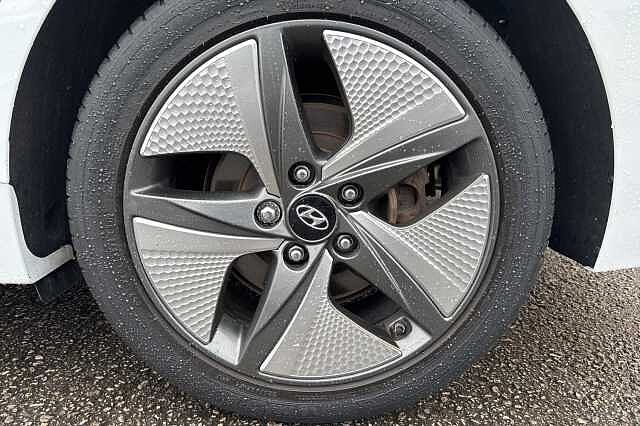 Hyundai IONIQ 1.6 GDi Hybrid Premium SE 5dr DCT White