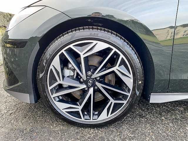 Hyundai IONIQ 6 E (228ps) Premium 77kWh (Single Motor) RWD Green