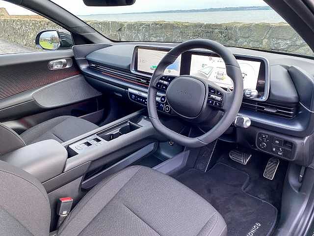 Hyundai IONIQ 6 E (228ps) Premium 77kWh (Single Motor) RWD Green