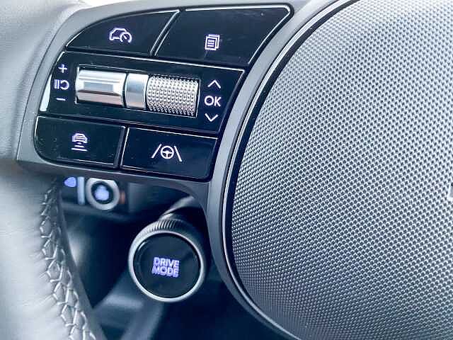 Hyundai IONIQ 6 E (228ps) Premium 77kWh (Single Motor) RWD Green