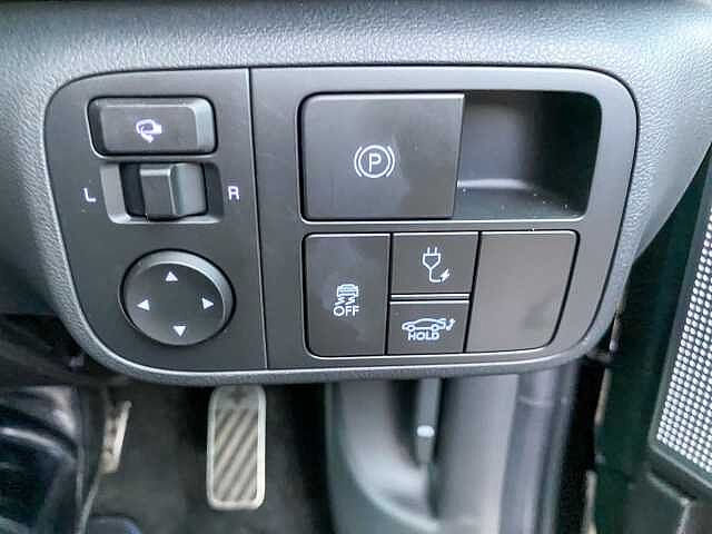 Hyundai IONIQ 6 E (228ps) Premium 77kWh (Single Motor) RWD Green