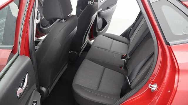 Hyundai KONA 1.6 h-GDi SE Connect SUV 5dr Petrol Hybrid DCT Euro 6 (s/s) (141 ps) Red