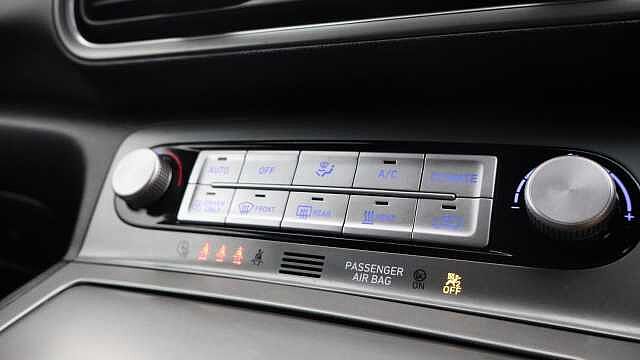 Hyundai KONA 64kWh Premium SUV 5dr Electric Auto (10.5kW Charger) (204 ps) Red