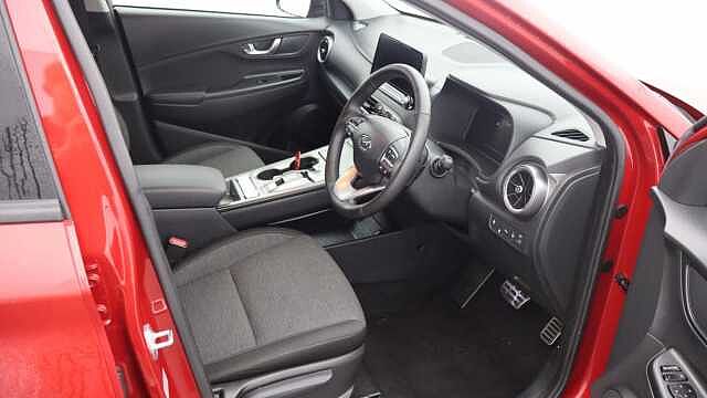 Hyundai KONA 64kWh Premium SUV 5dr Electric Auto (10.5kW Charger) (204 ps) Red