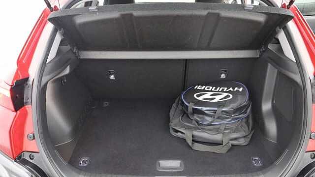 Hyundai KONA 64kWh Premium SUV 5dr Electric Auto (10.5kW Charger) (204 ps) Red