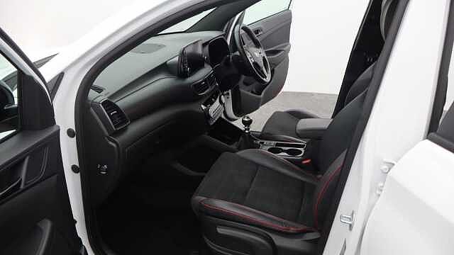 Hyundai TUCSON 1.6 T-GDi N Line SUV 5dr Petrol Manual Euro 6 (s/s) (177 ps) White