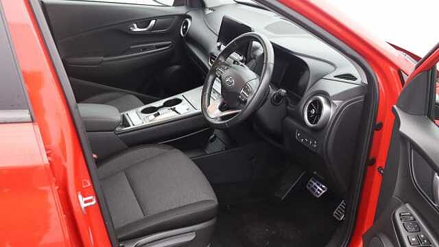 Hyundai KONA 39kWh Premium SUV 5dr Electric Auto (10.5kW Charger) (136 ps) Red