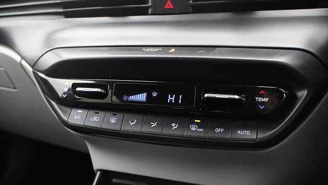 Hyundai BAYON 1.0 T-GDi MHEV Ultimate SUV 5dr Petrol Hybrid Manual Euro 6 (s/s) (120 ps) White