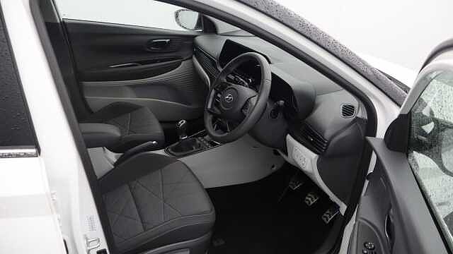 Hyundai BAYON 1.0 T-GDi MHEV Ultimate SUV 5dr Petrol Hybrid Manual Euro 6 (s/s) (120 ps) White