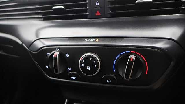 Hyundai BAYON 1.0 T-GDi MHEV SE Connect SUV 5dr Petrol Hybrid Manual Euro 6 (s/s) (100 ps) Red