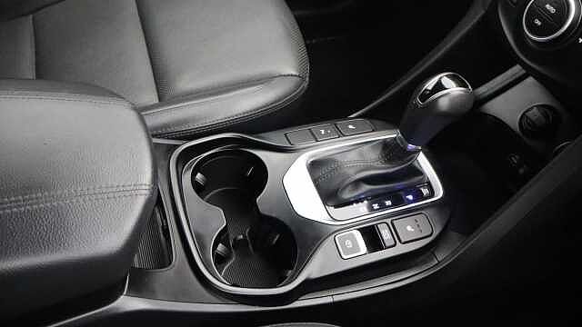 Hyundai Santa Fe 2.2 CRDi Blue Drive Premium SUV 5dr Diesel Auto 4WD Euro 6 (s/s) (200 ps)