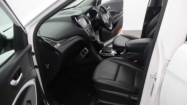Hyundai Santa Fe 2.2 CRDi Blue Drive Premium SUV 5dr Diesel Auto 4WD Euro 6 (s/s) (200 ps)