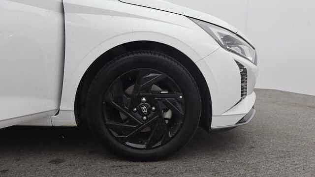 Hyundai I20 1.0 T-GDi Black Line Hatchback 5dr Petrol Manual Euro 6 (s/s) (90 ps) White