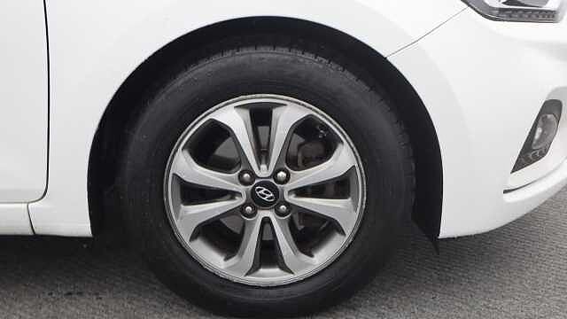 Hyundai i20 1.2 SE Launch Edition Hatchback 5dr Petrol Manual Euro 6 (s/s) (84 ps)