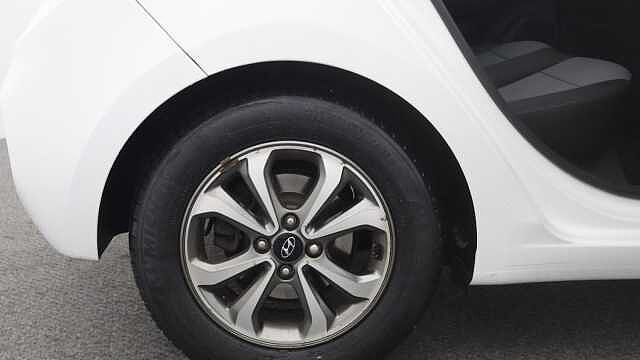 Hyundai i20 1.2 SE Launch Edition Hatchback 5dr Petrol Manual Euro 6 (s/s) (84 ps)