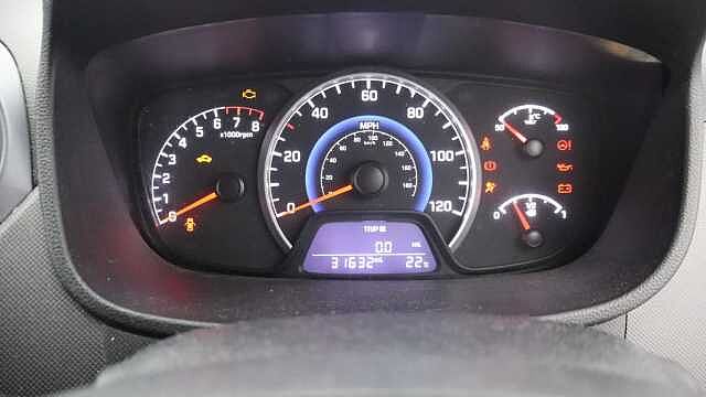 Hyundai i10 1.0 Play Hatchback 5dr Petrol Manual Euro 6 (67 ps)