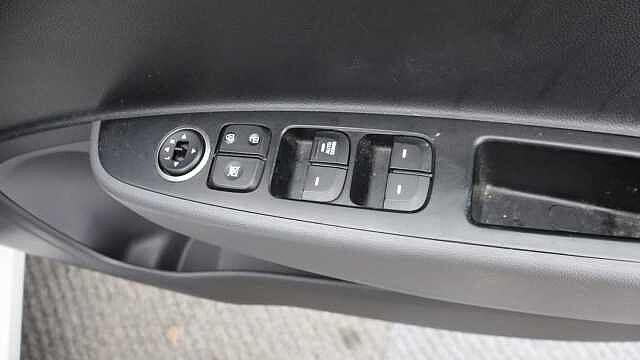 Hyundai i10 1.0 Play Hatchback 5dr Petrol Manual Euro 6 (67 ps)