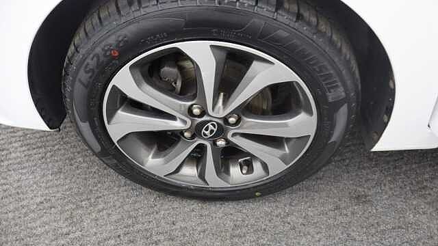 Hyundai i10 1.0 Play Hatchback 5dr Petrol Manual Euro 6 (67 ps)