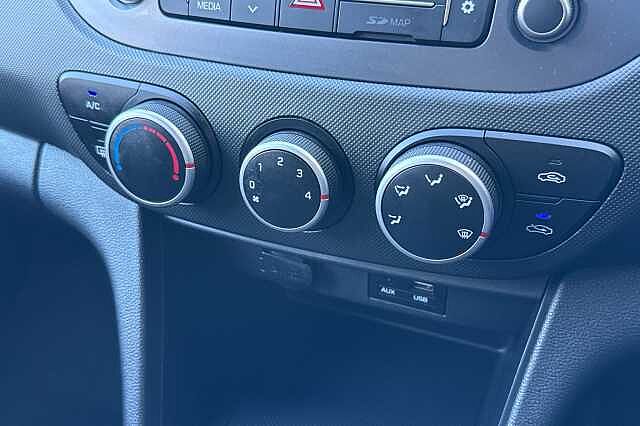 Hyundai I10 1.0 Play 5dr Champion Blue