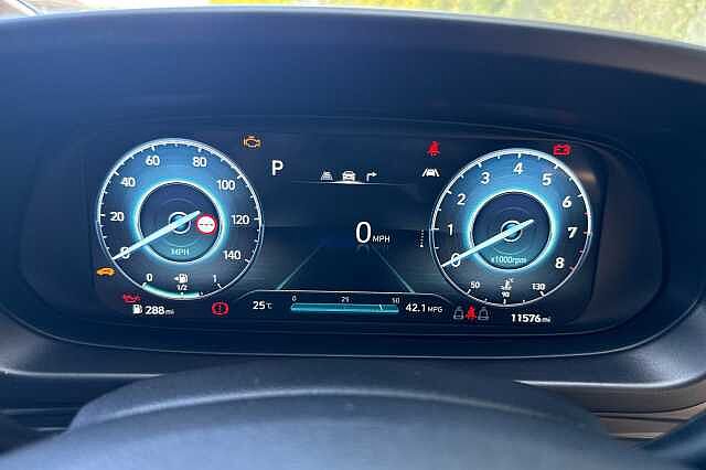 Hyundai BAYON T-GDI PREMIUM DCT MHEV Dragon Red