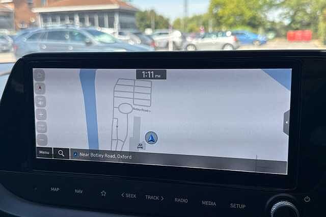 Hyundai BAYON T-GDI PREMIUM DCT MHEV Dragon Red
