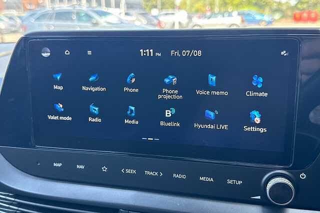 Hyundai BAYON T-GDI PREMIUM DCT MHEV Dragon Red