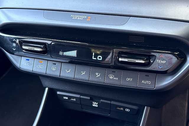 Hyundai BAYON T-GDI PREMIUM DCT MHEV Dragon Red