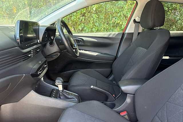 Hyundai BAYON T-GDI PREMIUM DCT MHEV Dragon Red