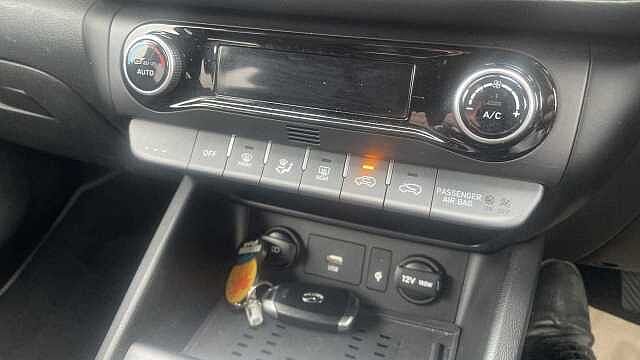 Hyundai KONA Premium 1.0 TGDi 120ps 48V MHEV Red