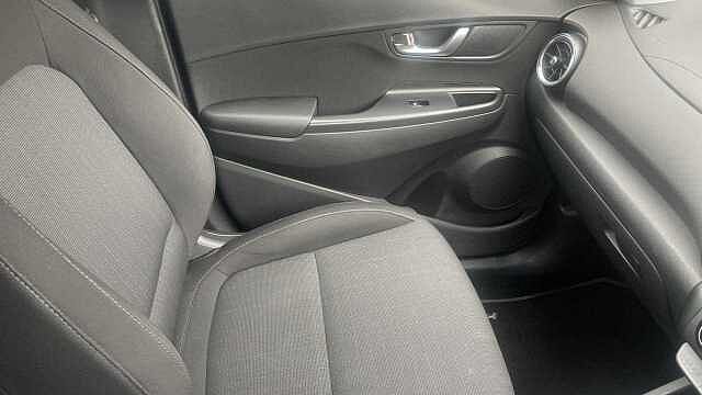 Hyundai KONA Premium 1.0 TGDi 120ps 48V MHEV Red