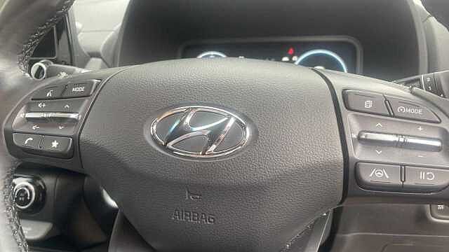 Hyundai KONA Premium 1.0 TGDi 120ps 48V MHEV Red