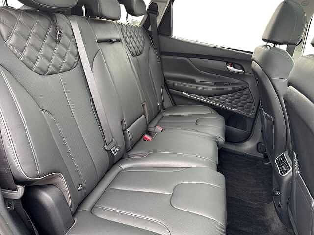 Hyundai SANTA FE 1.6 TGDi Plug-in Hybrid Ultimate 5dr 4WD Auto Black