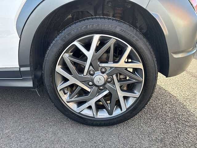 Hyundai KONA 1.6 GDi Hybrid Ultimate 5dr DCT White