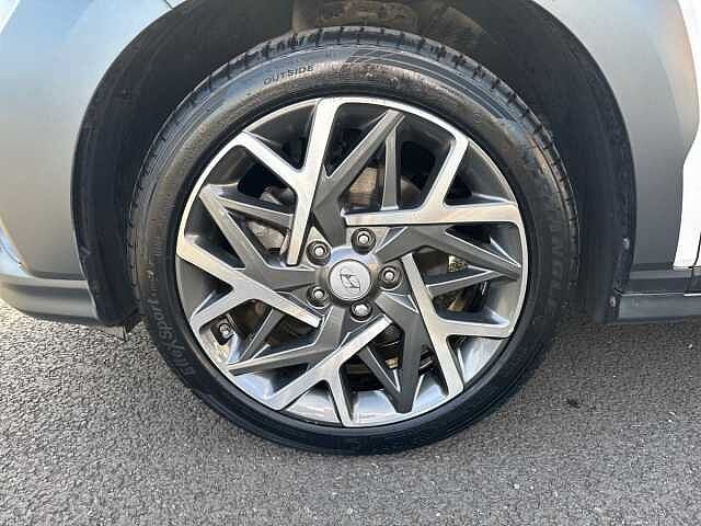 Hyundai KONA 1.6 GDi Hybrid Ultimate 5dr DCT White