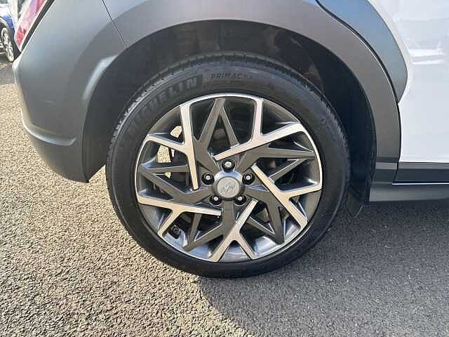 Hyundai KONA 1.6 GDi Hybrid Ultimate 5dr DCT White