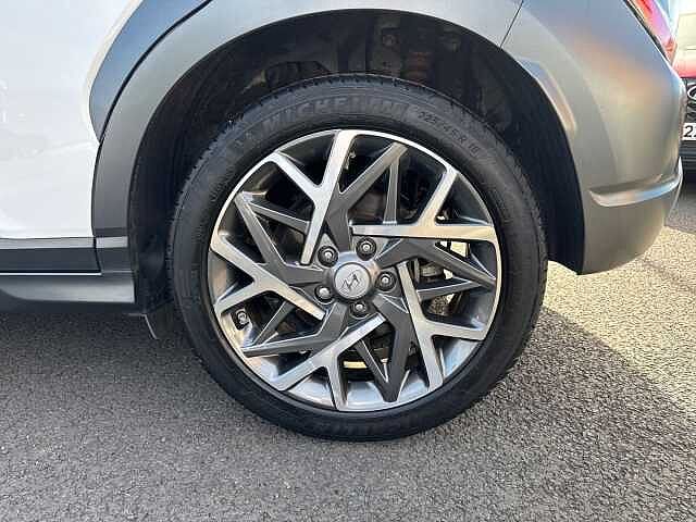 Hyundai KONA 1.6 GDi Hybrid Ultimate 5dr DCT White