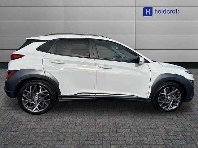 Hyundai KONA 1.6 GDi Hybrid Ultimate 5dr DCT White
