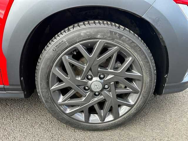 Hyundai KONA 1.6 GDi Hybrid Ultimate 5dr DCT Red