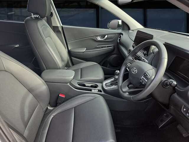 Hyundai KONA 1.6 GDi Hybrid Ultimate 5dr DCT White