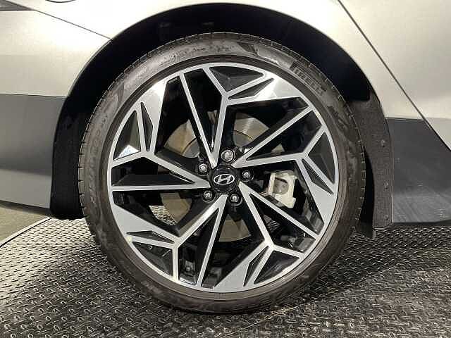 Hyundai Ioniq 6 168kW Premium 77kWh 4dr Auto