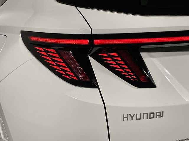 Hyundai TUCSON 1.6T Hybrid N Line 5dr Auto White