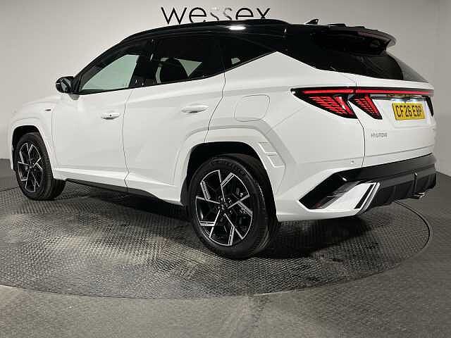 Hyundai TUCSON 1.6T Hybrid N Line 5dr Auto White