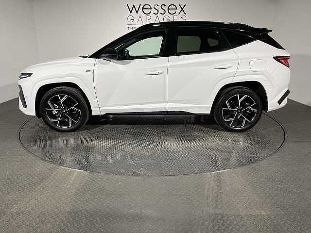 Hyundai TUCSON 1.6T Hybrid N Line 5dr Auto White