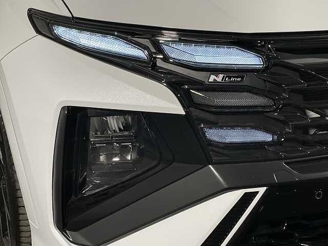 Hyundai TUCSON 1.6T Hybrid N Line 5dr Auto White