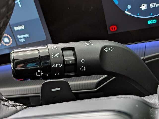 Hyundai SANTA FE 1.6 T-GDi 13.8kWh Calligraphy Auto 4WD Euro 6 (s/s) 5dr (7Seat) Olive Green