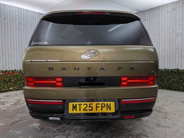 Hyundai SANTA FE 1.6 T-GDi 13.8kWh Calligraphy Auto 4WD Euro 6 (s/s) 5dr (7Seat) Olive Green