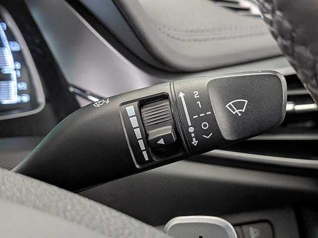 Hyundai IONIQ 1.6 h-GDi Premium DCT Euro 6 (s/s) 5dr