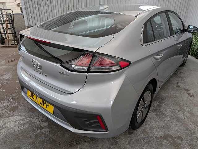 Hyundai IONIQ 1.6 h-GDi Premium DCT Euro 6 (s/s) 5dr