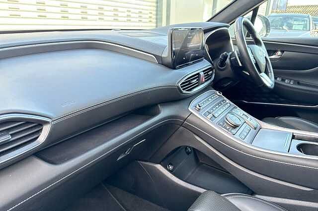 Hyundai SANTA FE 1.6 TGDi Hybrid Ultimate 5dr 4WD Auto Black